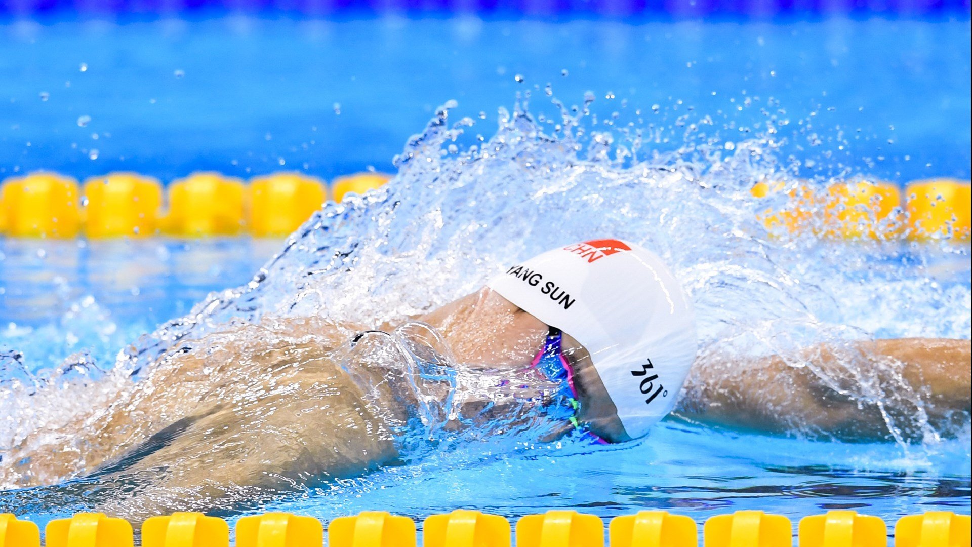 亚洲杯国足爆冷 球迷态度出现分歧，国足亚洲杯出线网易